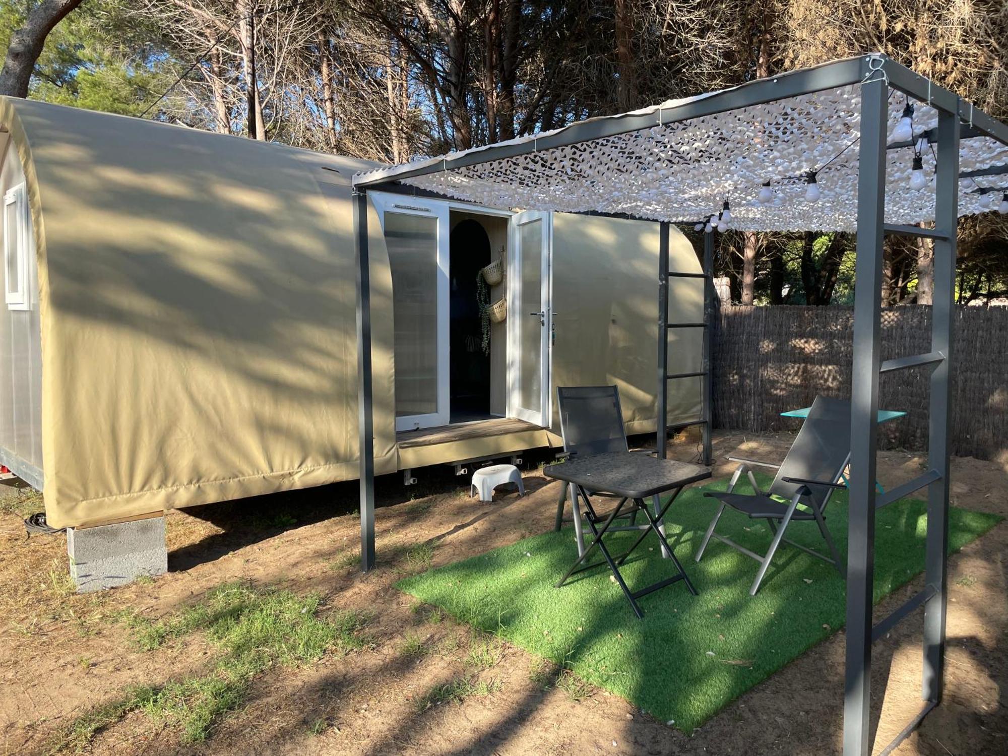 Camping Du Cote De Chez Swann A 150 M De La